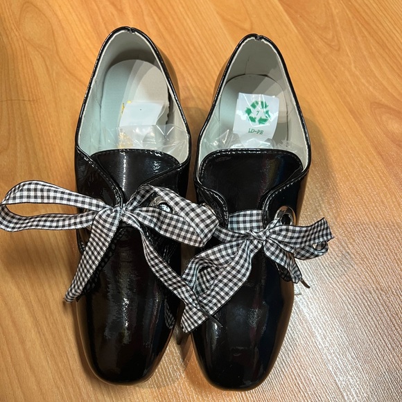 NWOT - Rhinestone Décor Blocked Heel Shoes (Size 7.5) - Picture 4 of 11